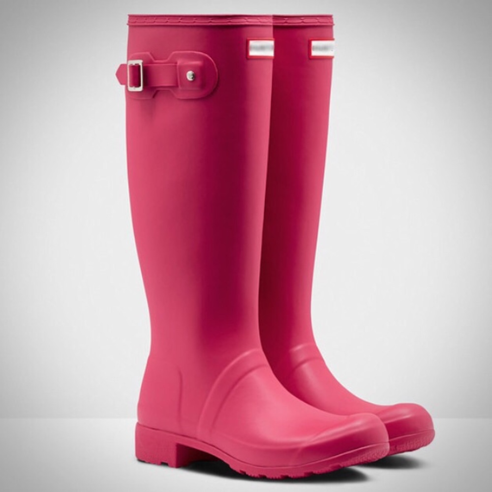 💕 Size 8 Matte Pink Hunter Boots (original box)